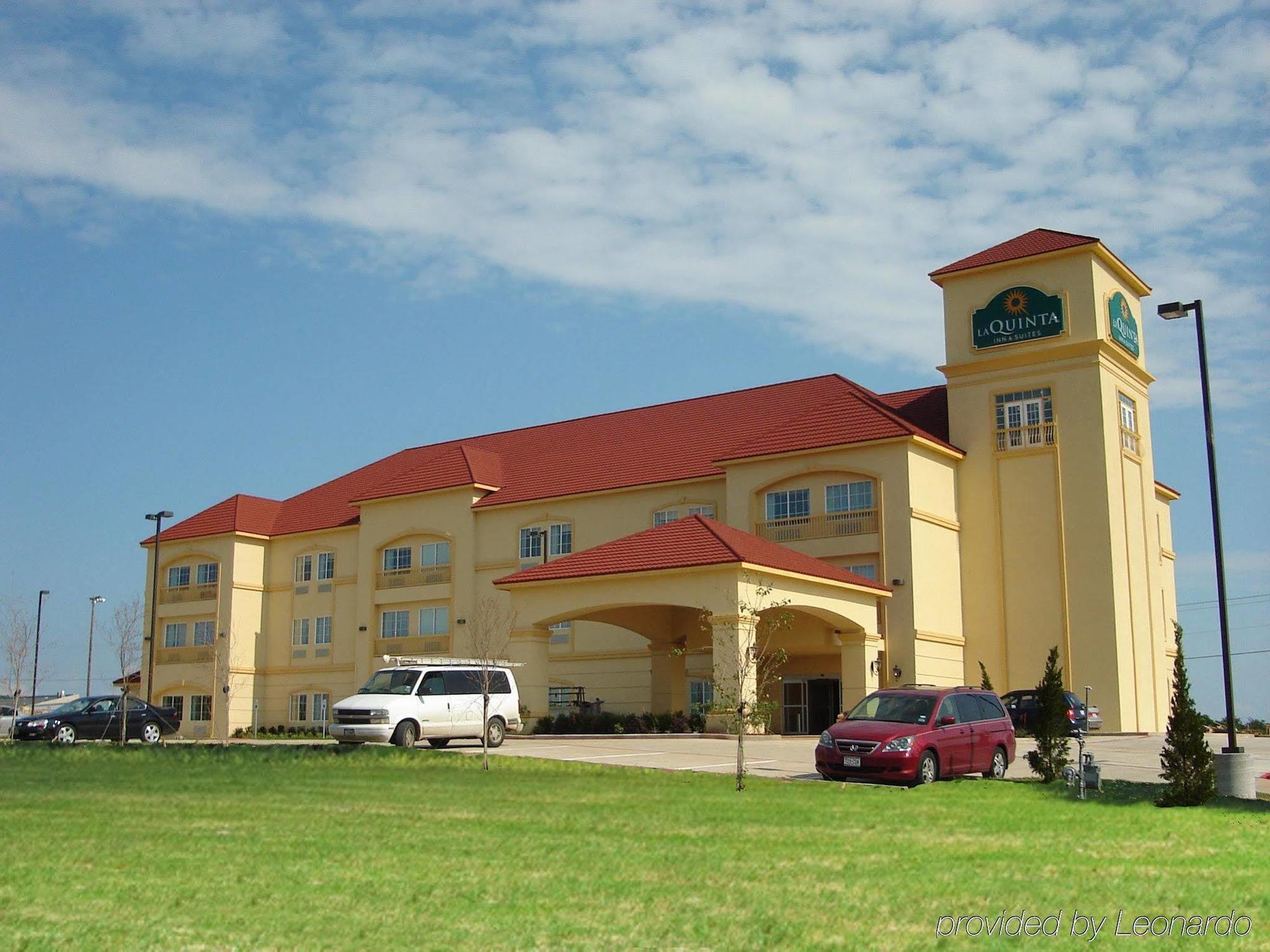 Отель La Quinta By Wyndham Bridgeport Экстерьер фото